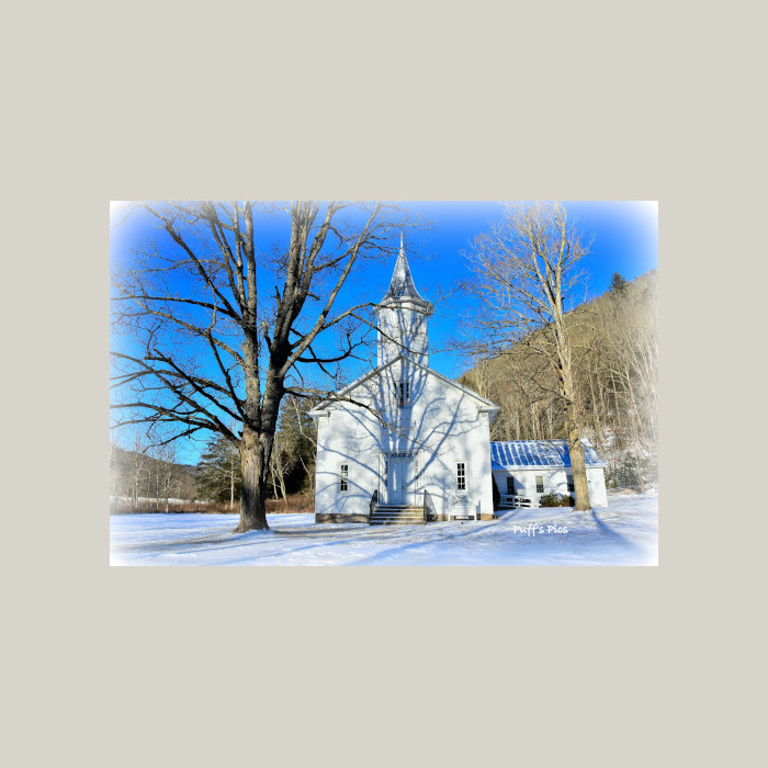 Photo Credit: Doug Puffenbarger Highland County, Virginia, Christmas, photo, photography, feature, landscape, wildlife, still life, covered bridge, small town, rural, community, holiday, holidays, winter wonderland, christmas lights near me, christmas getaway, christmas around the world, christmas holidays, christmas activities near me, 12 days, Christmas Eve, christmas decorations, best small towns to live, best small towns to retire, most affordable small towns, rural american towns, country living