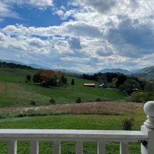 You can barely see the color popping out here. (By "Pusheen Vida")